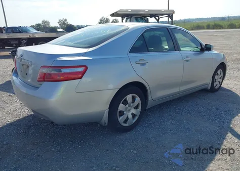 2007 Toyota Camry Le z USA, uszkodzony, nr VIN 4T4BE46K97R007057